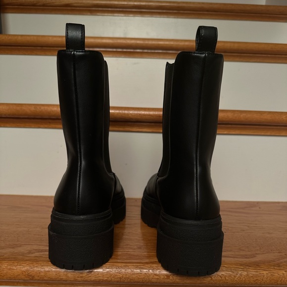 Good American Black Leather Chelsea Combat Lug Boots 6.5 - Picture 5 of 17